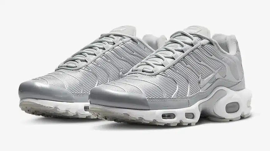 Nike Air Max Plus Metallic Silver