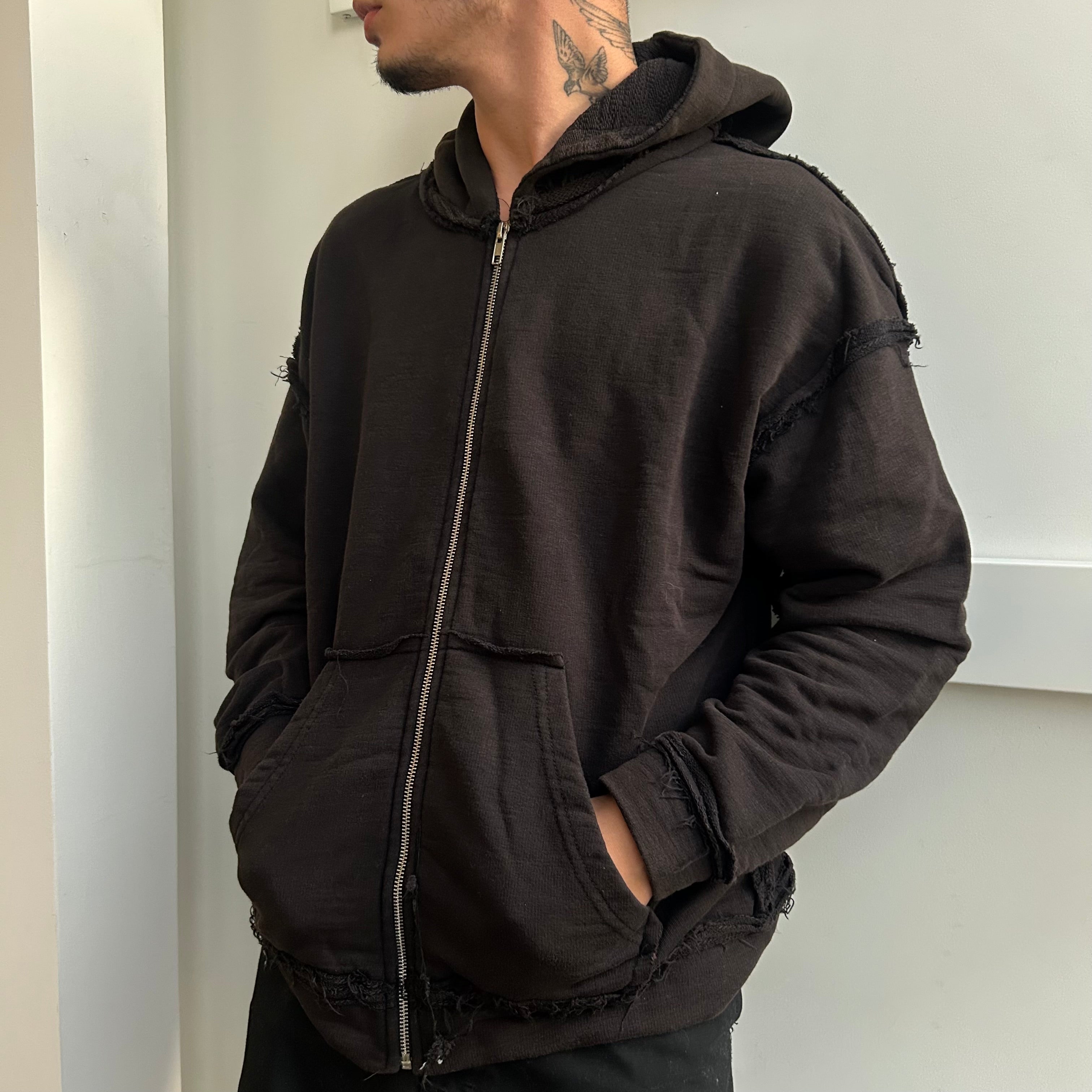Distressed zip-up Sweater Black