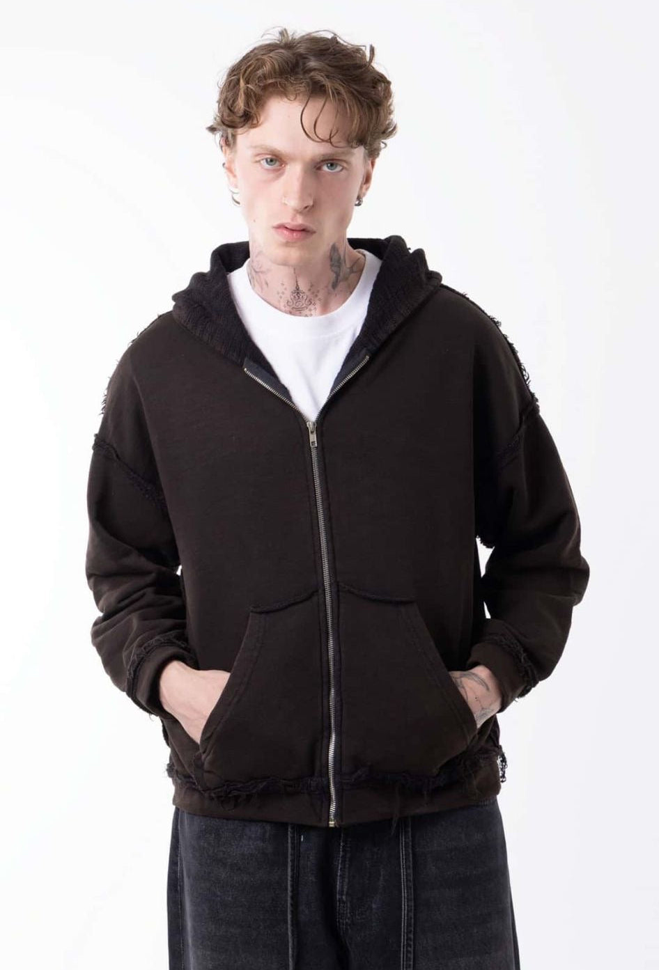 Distressed zip-up Sweater Black