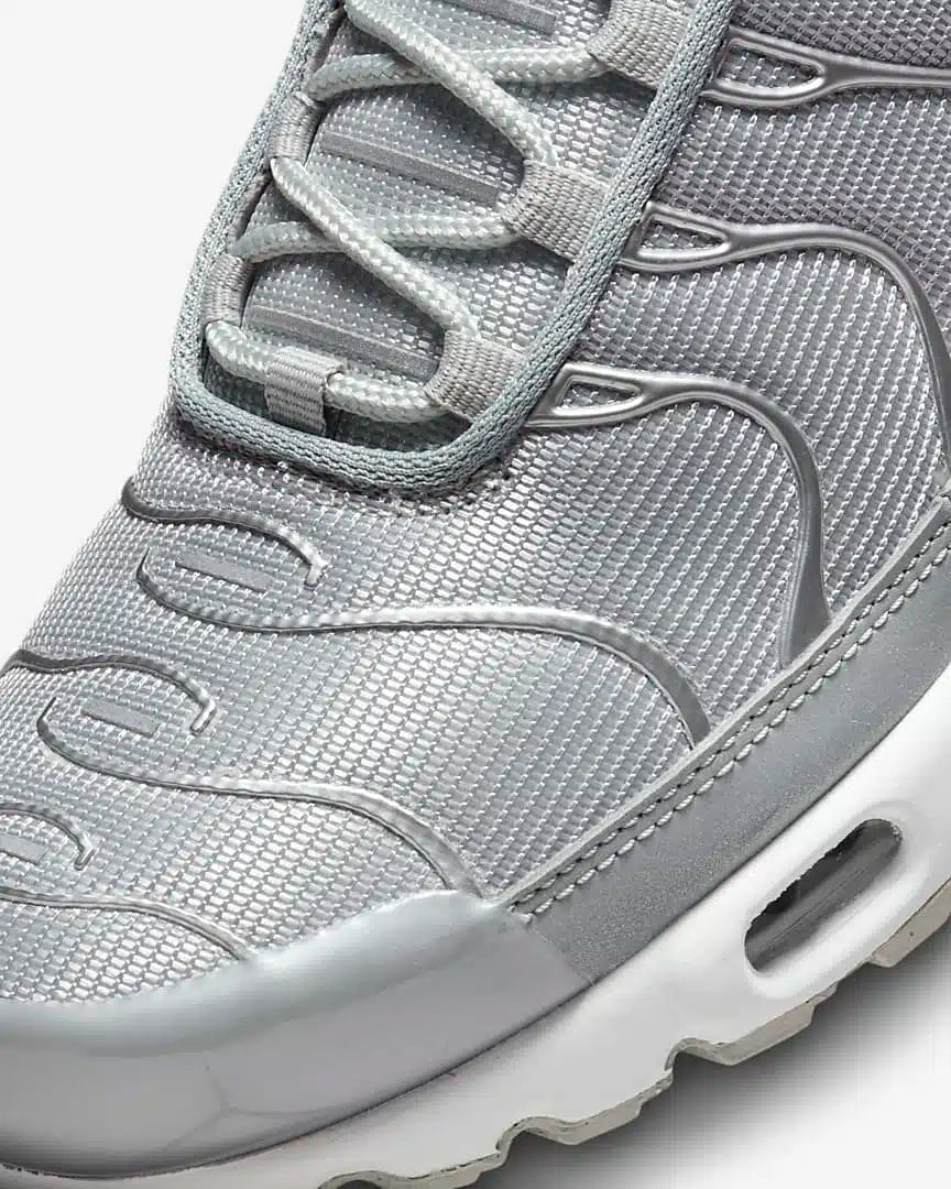 Nike Air Max Plus Metallic Silver